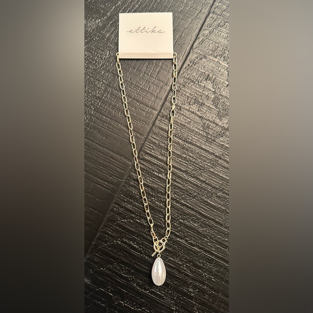 NWT Ettika Gold and Cream Pearl Drop Necklace - Picture 3 of 4